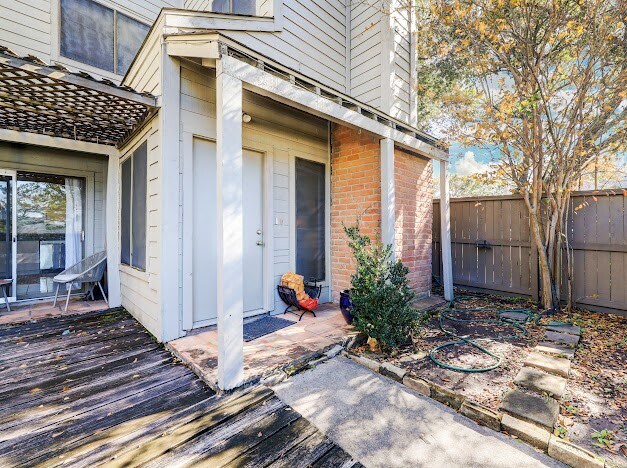 Foto del edificio - 1617 S Kirkwood Rd