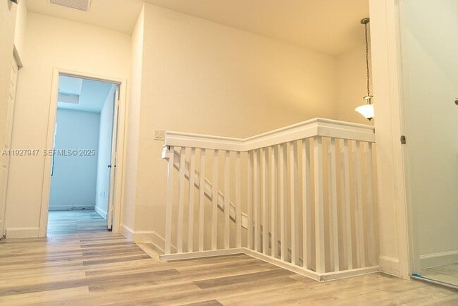 Foto del edificio - 3434 W 104th Terrace