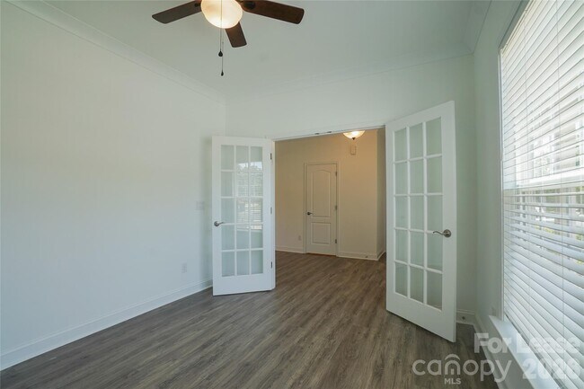 Foto del edificio - 11224 Smokethorn Dr NW