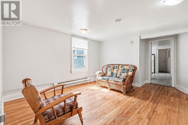 Building Photo - 64 Cobourg St