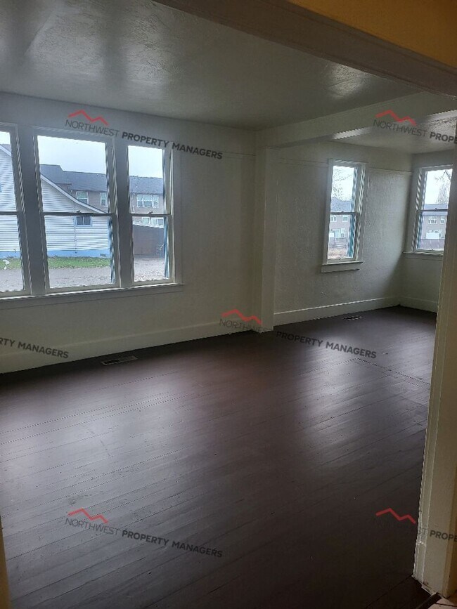 Foto del edificio - STATUS:    AVAILABLE       | R273NB | $1895 + $100 flat rate well and septic