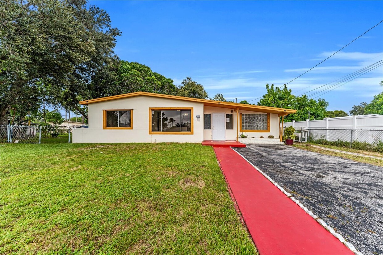 Foto principal - 4220 SW 36th St