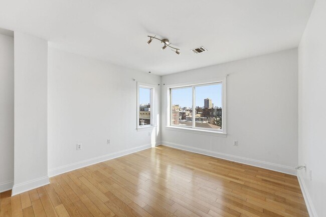 Foto del edificio - 5509 Madison St