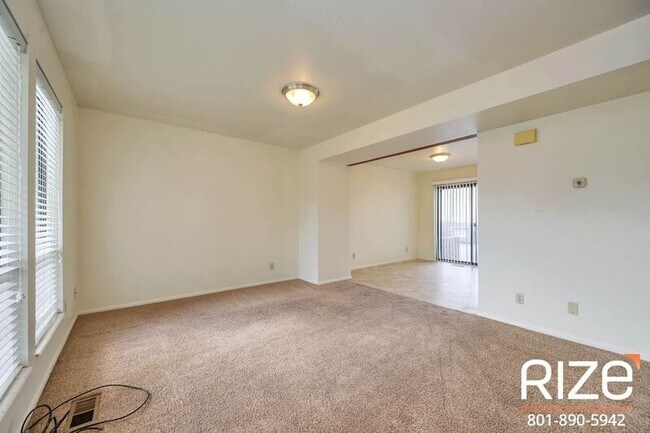 Foto del edificio - 2734 S Edison St