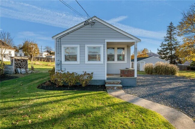 Foto del edificio - 49 Reservoir Rd