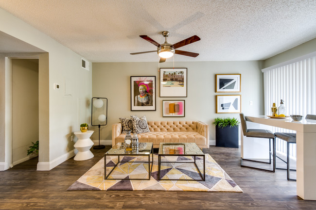 1HAB, 1BA - 750 ft² - The Landing at East Mil Apartments