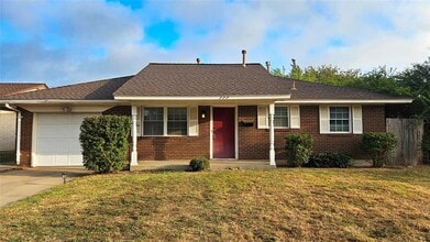 Building Photo - 777 Camelot Dr