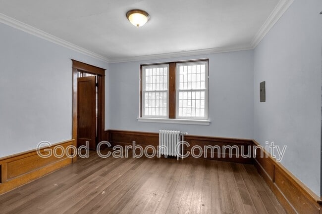 Building Photo - 2825 Main St