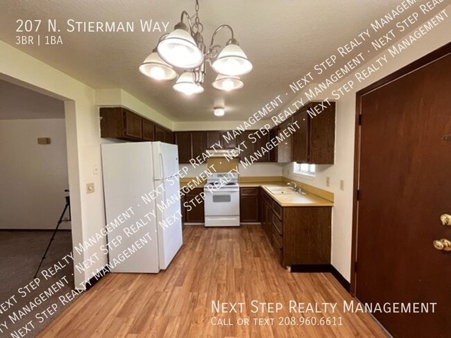 Building Photo - 207 N Stierman Way