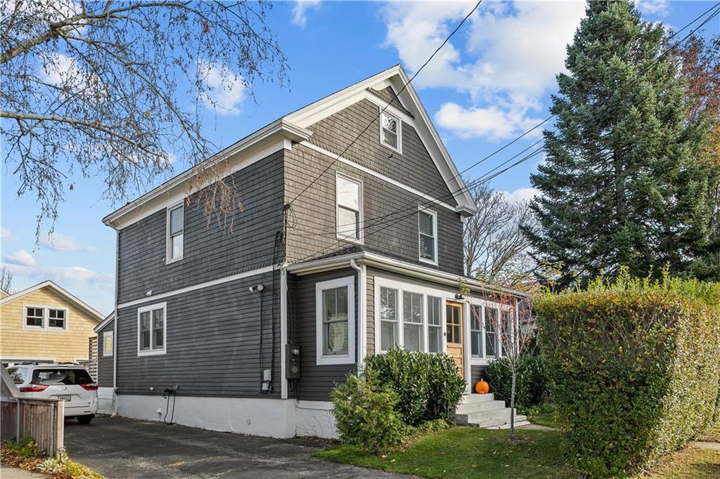 Primary Photo - 19 Halsey St