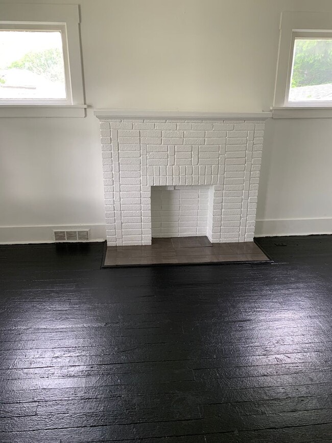 Building Photo - Two Bedroom Duplex