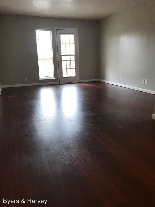 Foto del edificio - 271 White Oak Rd