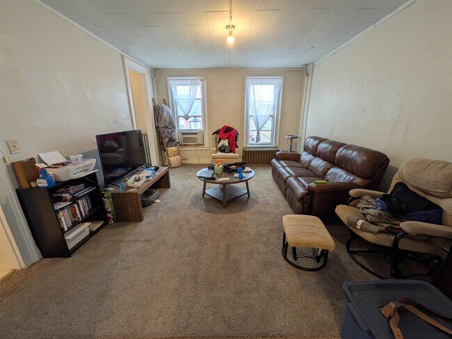 Foto del edificio - 15 W Main St