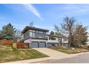 Building Photo - 2355 Hillsdale Way