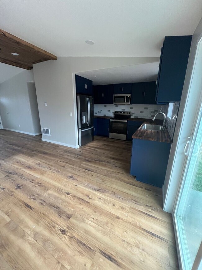Foto del edificio - Single family home.  3 Bedroom,2 bathroom