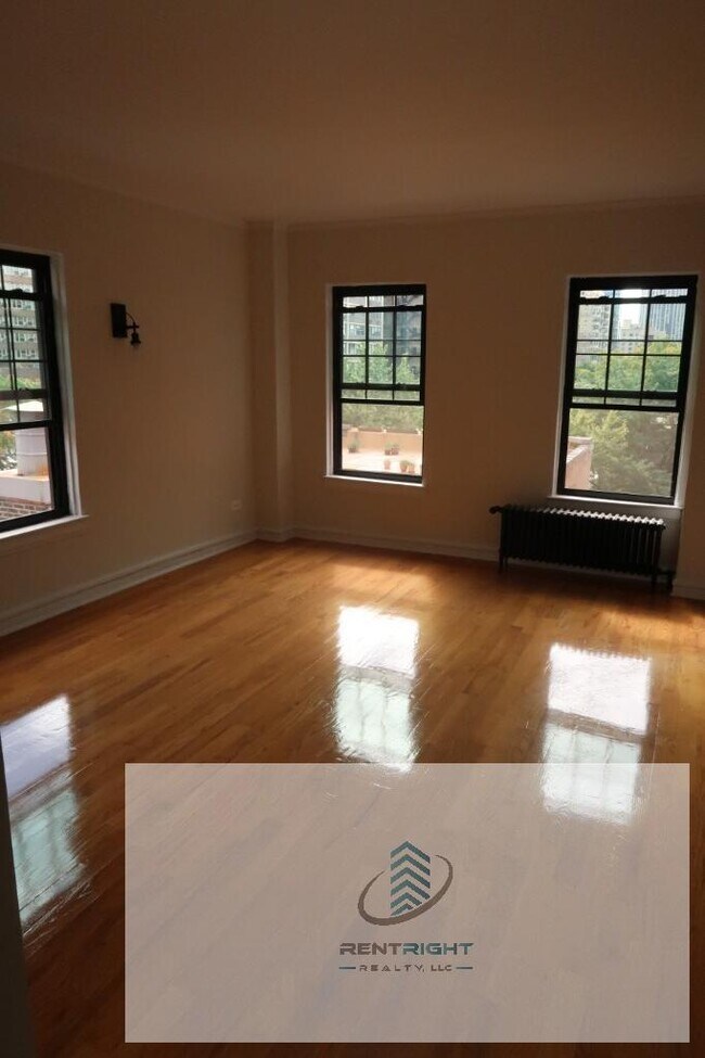 Foto del edificio - 426 W Briar Pl