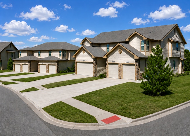 Building Photo - Woodland Townhomes