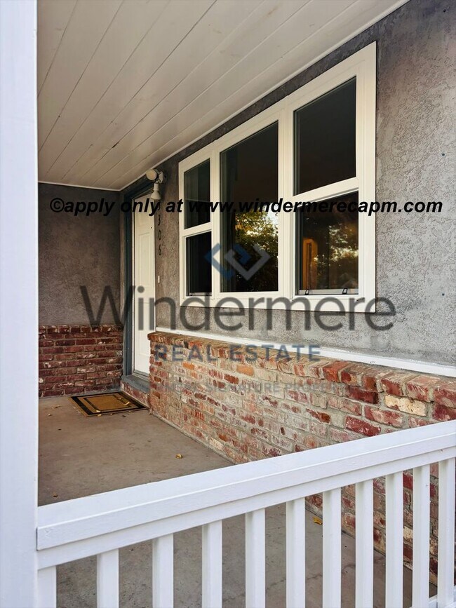 Foto del edificio - Charming 4 bedroom Home in Tahoe Park w/ E...