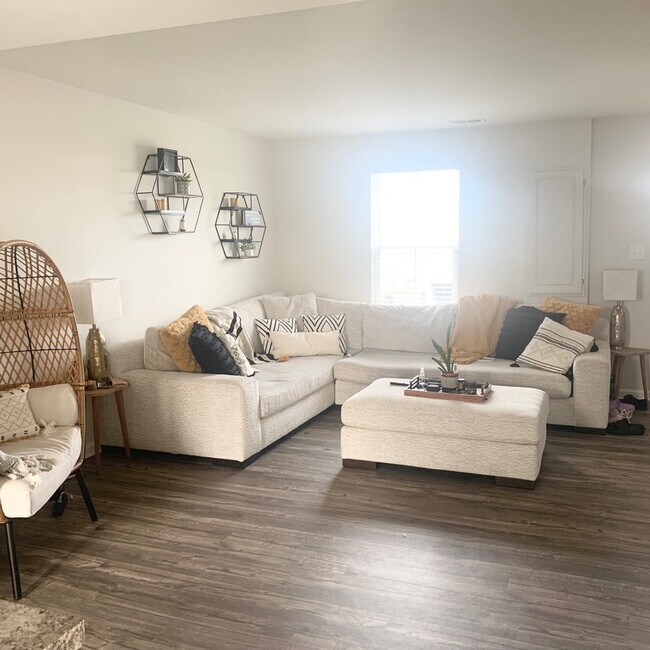 Living Room - 324 Mingo Way
