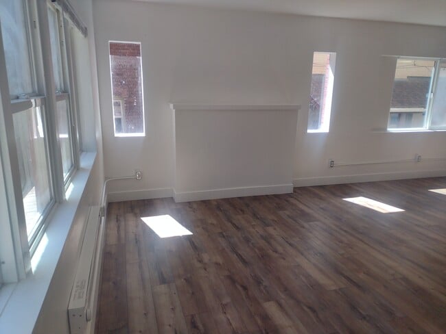 Living Room - 508 27th St