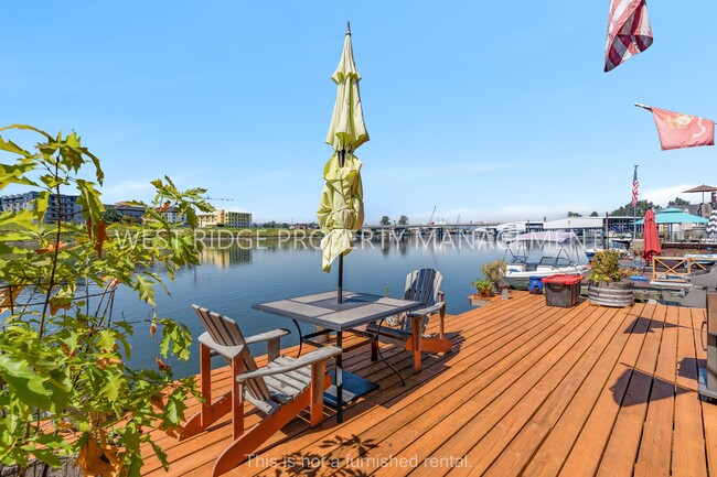 Foto del edificio - 11700 N Island Cove Ln