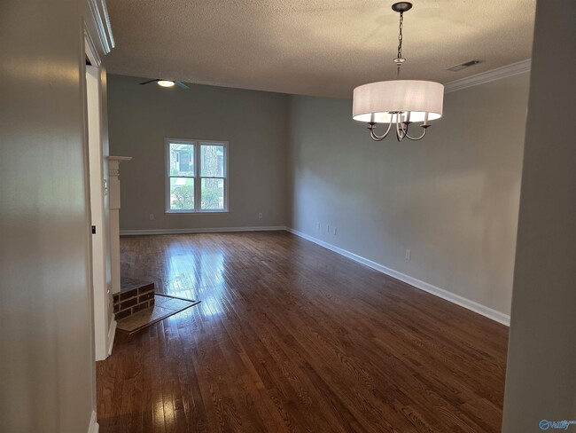 Building Photo - 252 W Lake Cir
