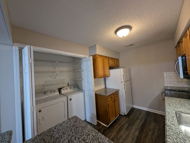 Foto del edificio - Pristine 2BD/2BA Condo in Southpark!