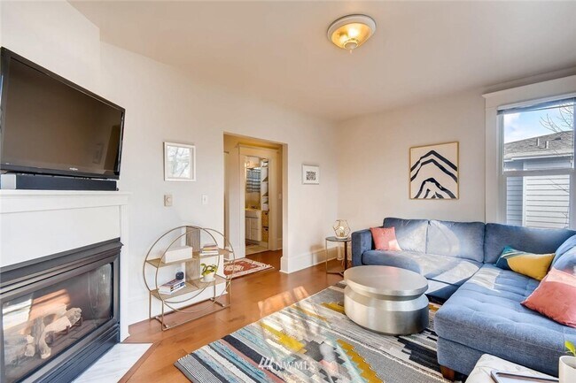 Foto del edificio - Charming Cottage Style Condo in Fremont!