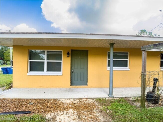 Foto del edificio - 733 Booker Ave