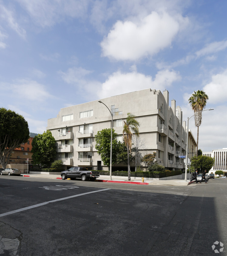 Building Photo - Westmoreland Tower Apartments