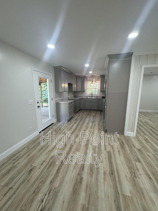 Foto del edificio - 255 Bailey Chapel Rd