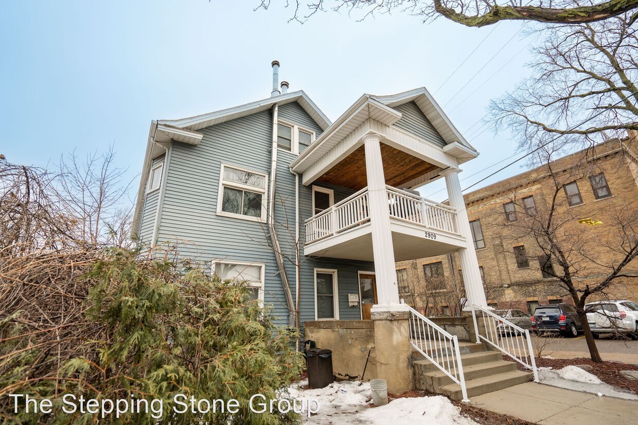 Primary Photo - 4 br, 2 bath Condo - 2909 Irving Avenue So...