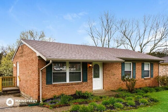 Building Photo - 1303 WOODCREEK DR, LA GRANGE, KY 40031