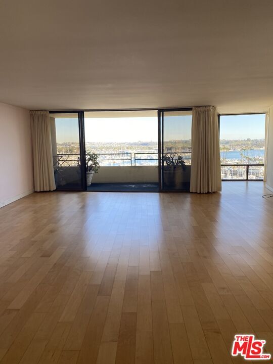 Building Photo - 4335 Marina City Dr