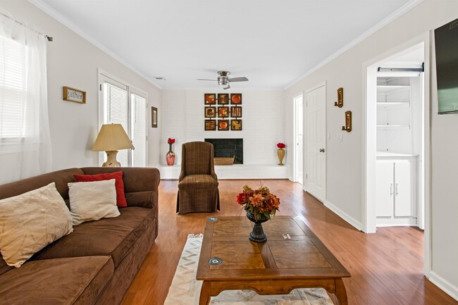 Foto del edificio - 3110 Lithonia Industrial Blvd