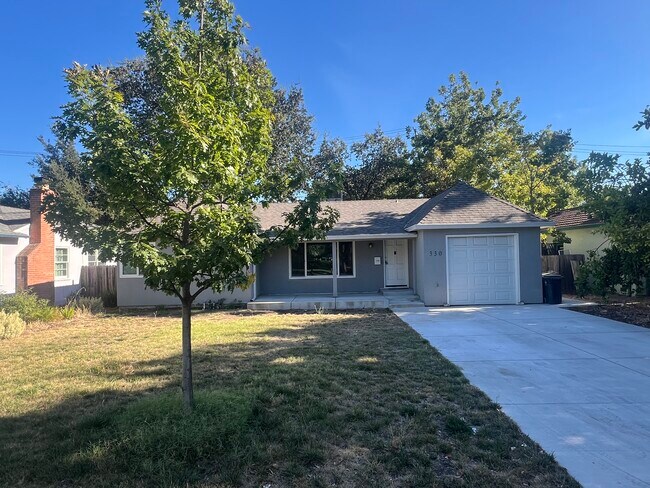 Jardín delantero - 330 10th St