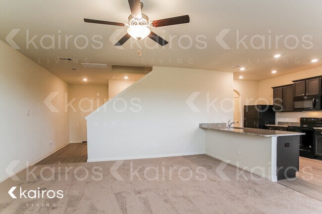 Foto del edificio - 5518 Sapphire Lagoon Rd