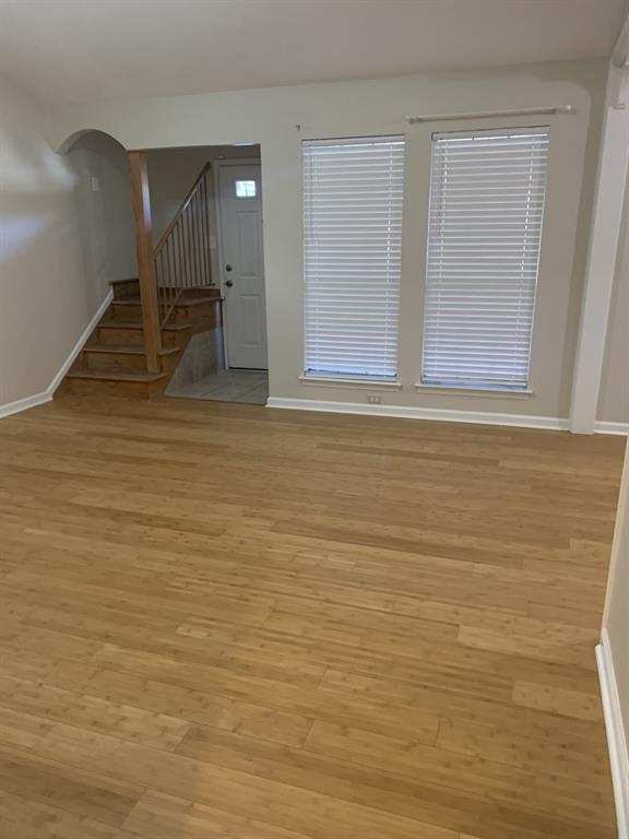 Foto del edificio - 7005 Oak Meadow Cir