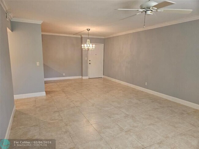 Building Photo - 669 W Oakland Park Blvd