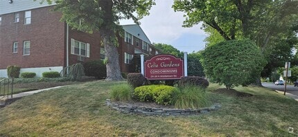 Building Photo - 237 N Middletown Rd