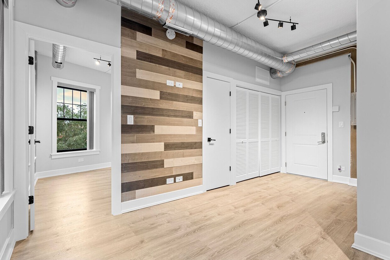 Foto principal - 7655 N Sheridan Rd