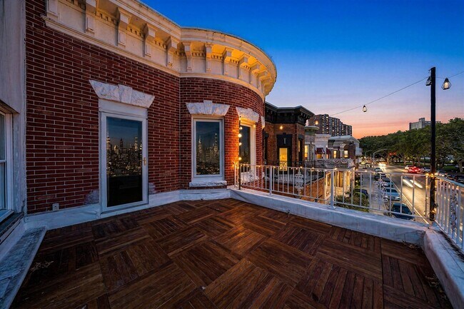 Foto del edificio - 5213 JFK Blvd E