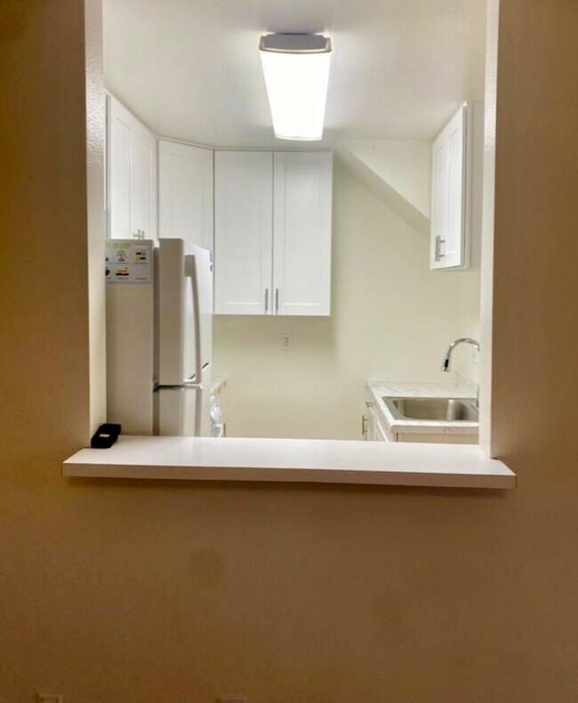 Foto del edificio - 1519 N Mariposa Ave