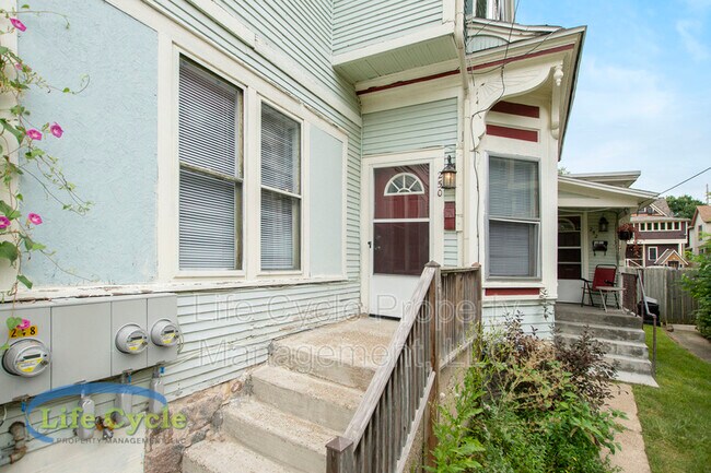 Foto del edificio - 250 Henry Ave SE