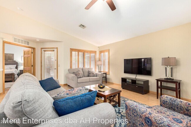 Foto del edificio - 3 br, 2 bath House - 15842 W CARMEN DR