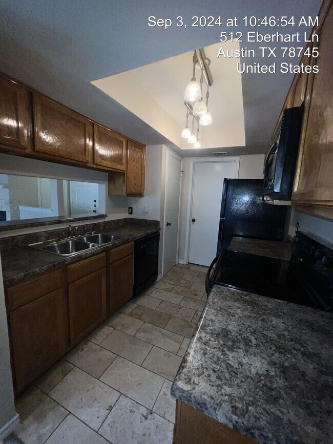 Foto del edificio - 512 Eberhart Ln