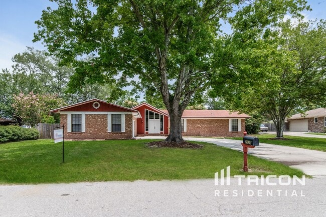 Building Photo - 2036 Pompano Pkwy