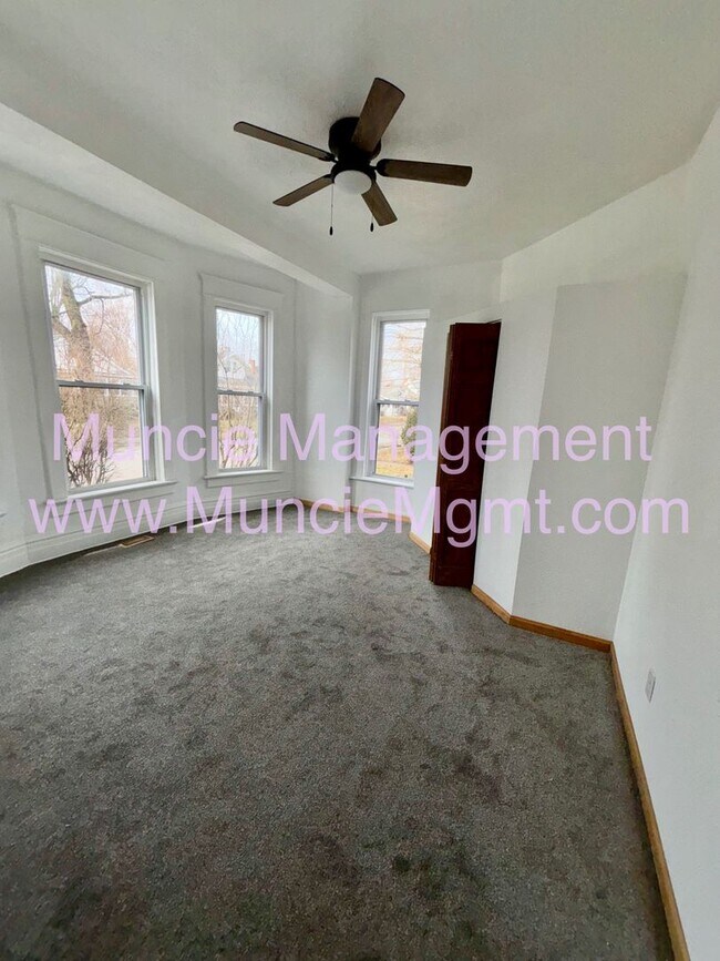 Building Photo - 500 N Alameda Ave