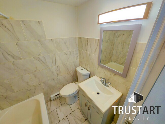 Building Photo - 2 bedroom apartment in Frankford