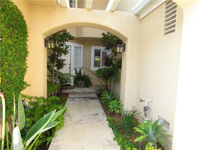 Building Photo - 99 Via Athena